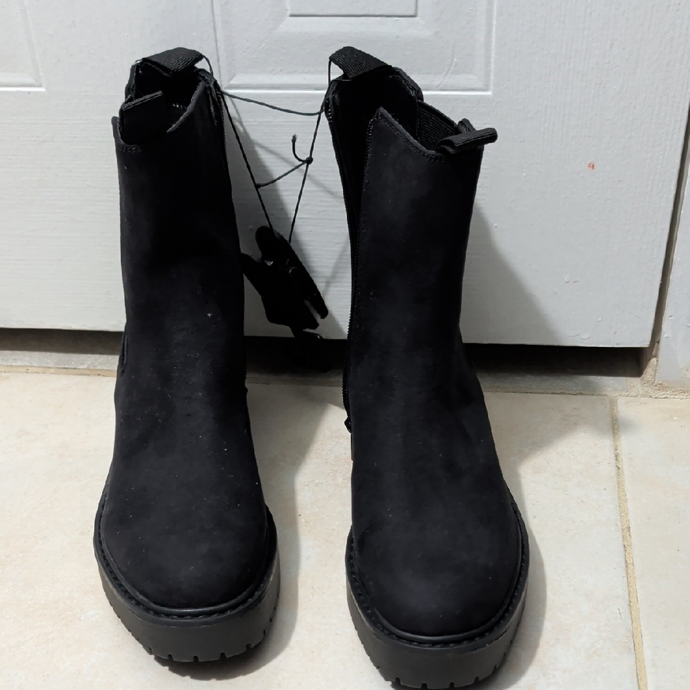 Time and Tru Black Ankle Boots